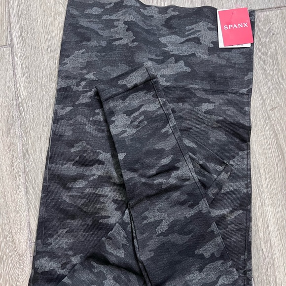 Spanx Leggings - Picture 4 of 4